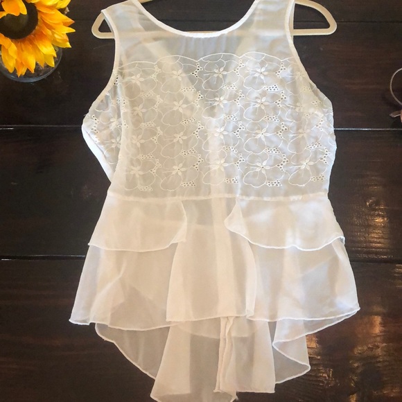 Beautiful White Top Size L - Picture 1 of 3